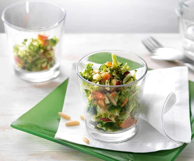 Broccoli salad with red peppers and pine nuts Broccoli salad with red peppers and pine nuts