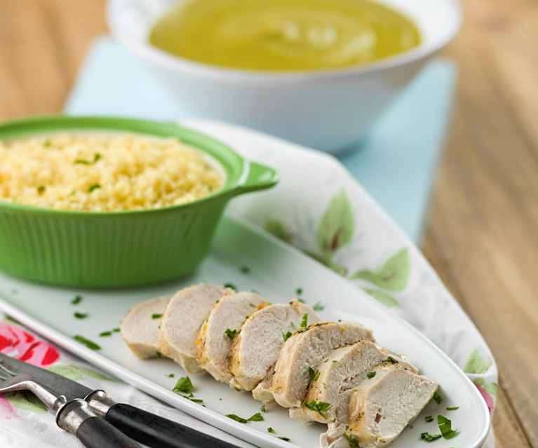 Creme de brócolos e curgete e Cuscuz de laranja com frango Creme de brócolos e curgete e Cuscuz de laranja com frango