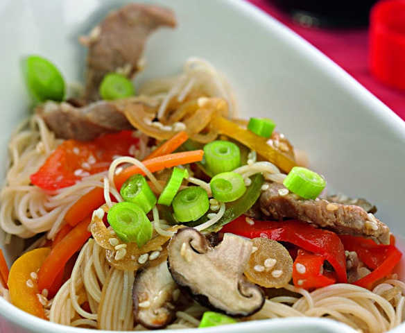 Korejské nudle (japchae)