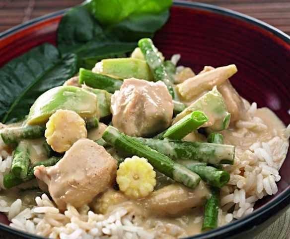 Curry rojo tailandés con pollo