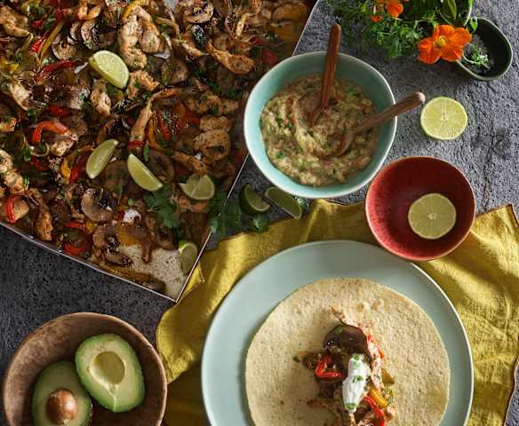 Fajitas con pollo e funghi