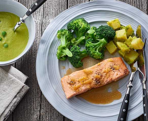 Menu with Ginger-Pea Soup, Lemon Salmon, Broccoli and Potatoes Menu with Ginger-Pea Soup, Lemon Salmon, Broccoli and Potatoes