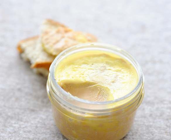 Terrine de foie-gras mi-cuit