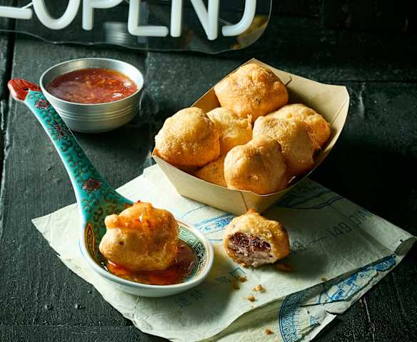 Schweinebauch-Bällchen mit Süß-sauer-Sauce