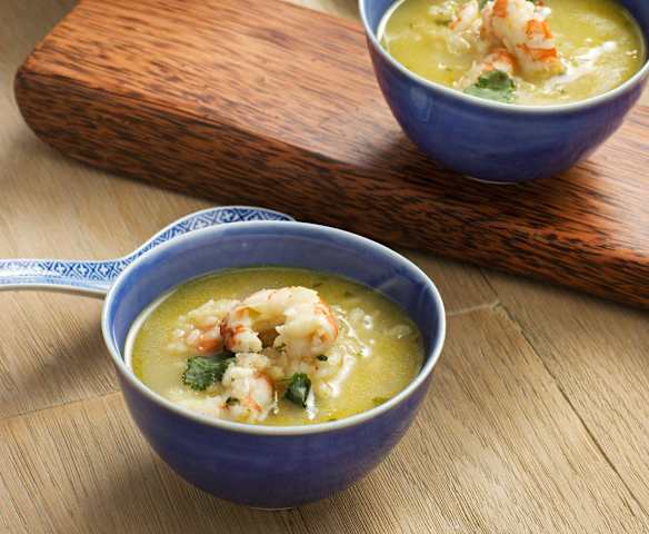Khao Tom (Sopa de arroz thai)