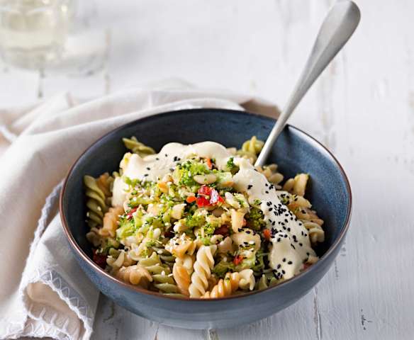 Bol al gusto con salsa de legumbres