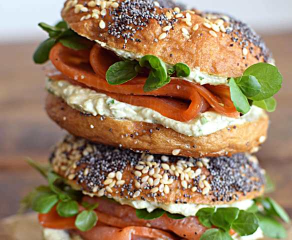 Mini bagels de salmón ahumado Mini bagels de salmón ahumado