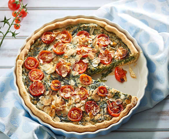 Quiche vegan de espinafres, tomate e amêndoa