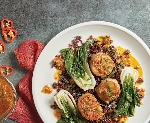 Jalapeño XO Sauce with Scallops and Black Rice (Thomas Lim) Jalapeño XO Sauce with Scallops and Black Rice (Thomas Lim)