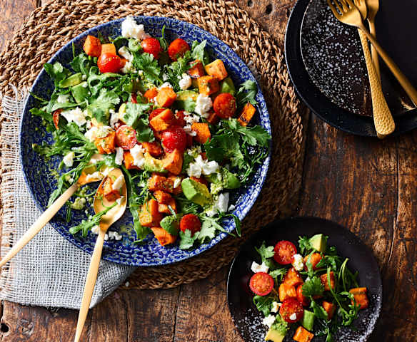 Rucola-Süßkartoffel-Salat mit Avocado