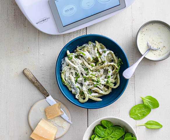 Pâtes vertes sauce parmesan