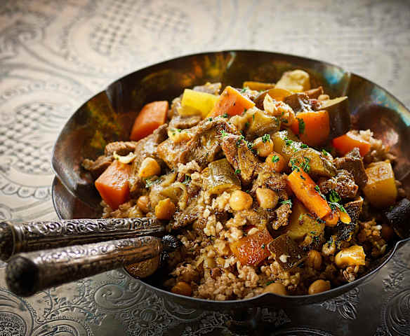 Кускус с агнешко и зеленчуци