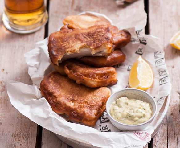 Seehecht im Bierteig mit Remoulade Seehecht im Bierteig mit Remoulade