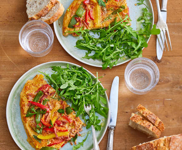 Omelette aux poivrons et lardons à l'espagnole Omelette aux poivrons et lardons à l'espagnole
