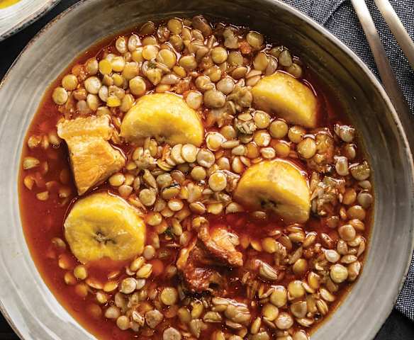 Sopa de lentejas con plátano