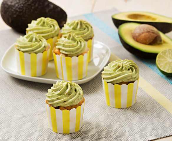 Cupcakes de tomate seco, queso feta y aguacate