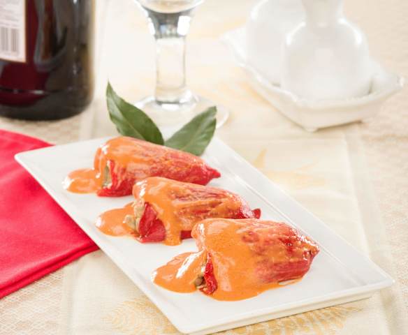 Pimientos de piquillo rellenos de carne