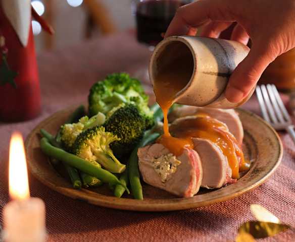 Stuffed Turkey Breast Fillets with Vegetables and Gravy