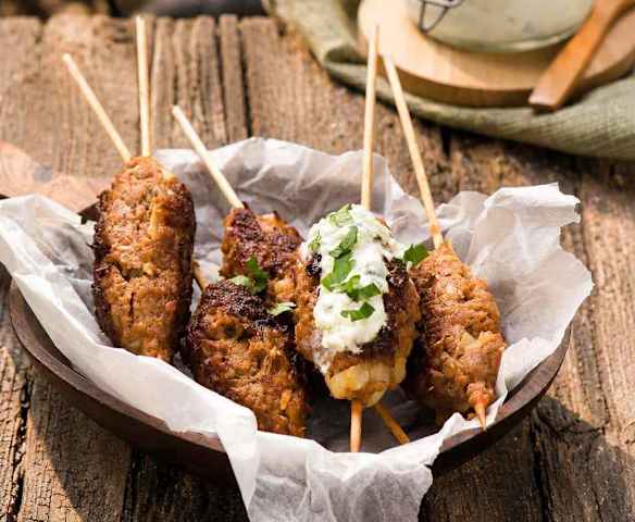 Gegrilde Gehaktrolletjes (Cevapcici) met Tzatziki Saus