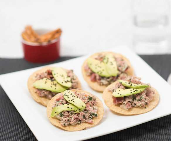 Botana de atún ahumado