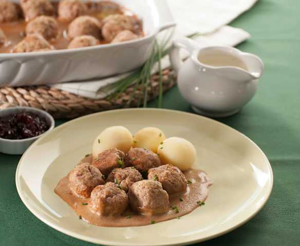 Albóndigas en salsa de nata