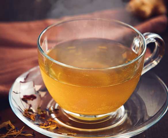 Tisana zenzero, curcuma e camomilla Tisana zenzero, curcuma e camomilla