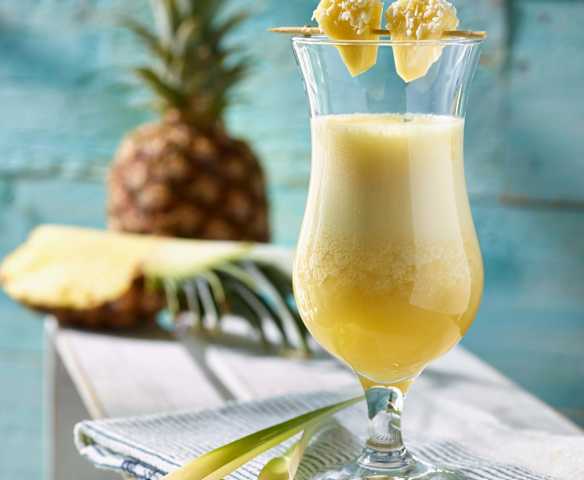 Sorbete de piña colada con dátiles Sorbete de piña colada con dátiles