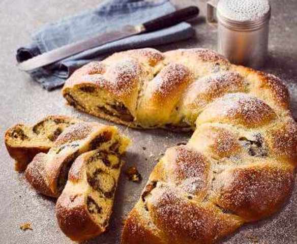 Wieniec z makiem i morelami