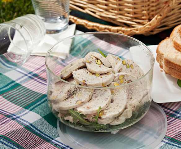 Fiambre de pollo con pistachos