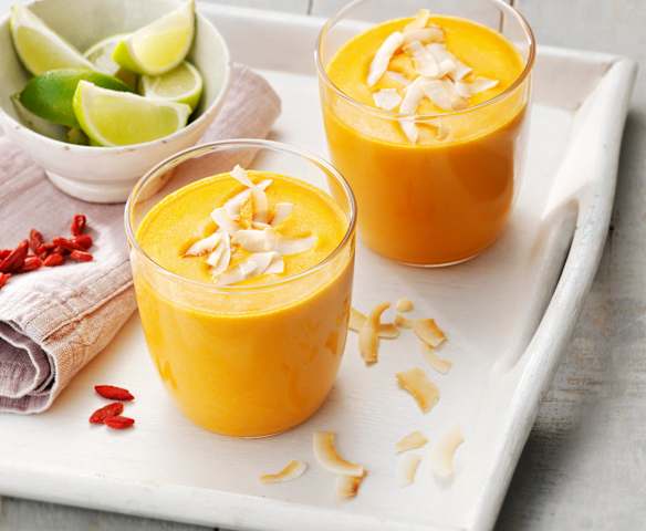 Smoothie de zanahoria, coco y bayas goji