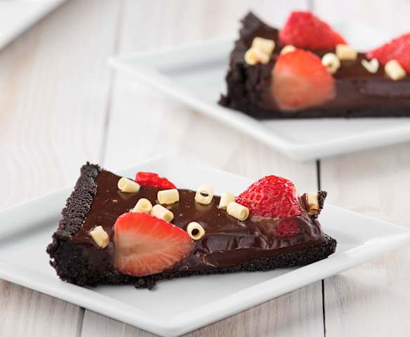 Tarta de chocolate y fresas