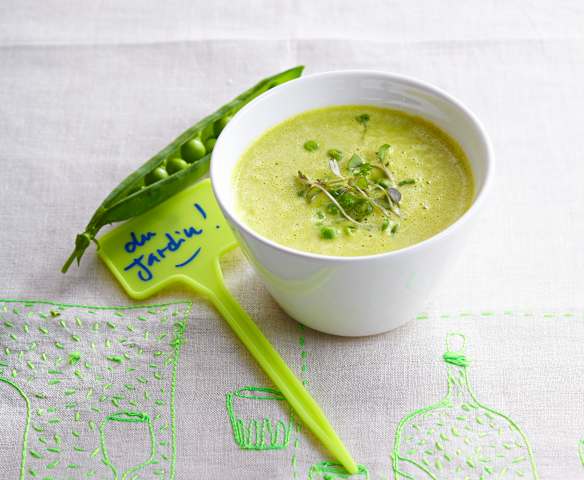 Crème de petits pois, pomme de terre vapeur et Epinard frais
