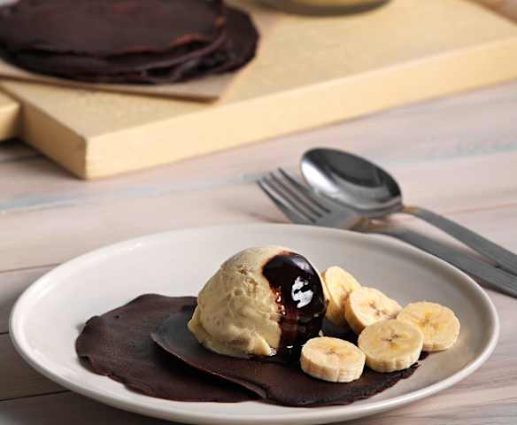 Crêpes de chocolate con helado de plátano