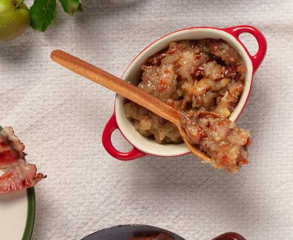 Apfel-Zwiebel-Marmelade mit Speck Apfel-Zwiebel-Marmelade mit Speck