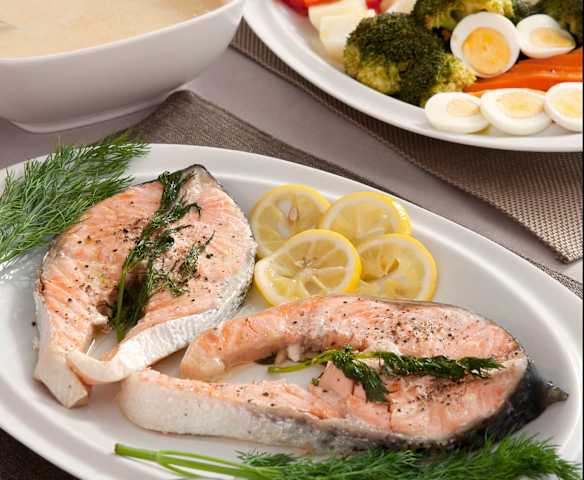 Menú: Crema de zanahoria y patata. Salmón al vapor con verduras