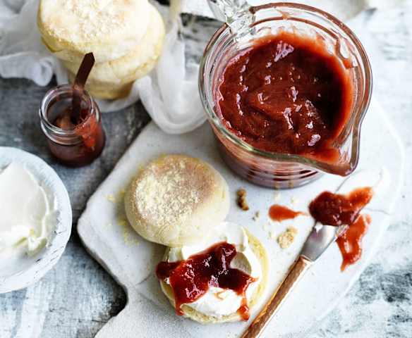 Rhubarb and ginger jam