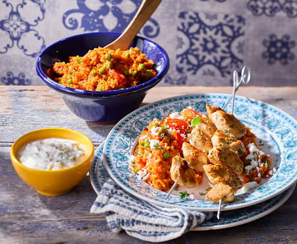 Hähnchen-Souvlaki mit Gemüse-Reis