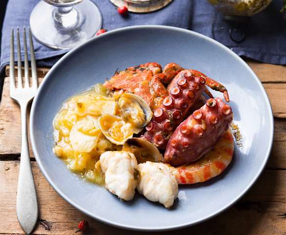 Pulpo y rape amariscado