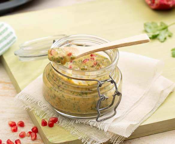 Orientalisches Tahin-Orangen-Dressing für Grillgemüse
