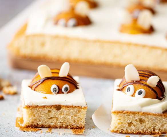 Gâteau d'abeilles avec glaçage