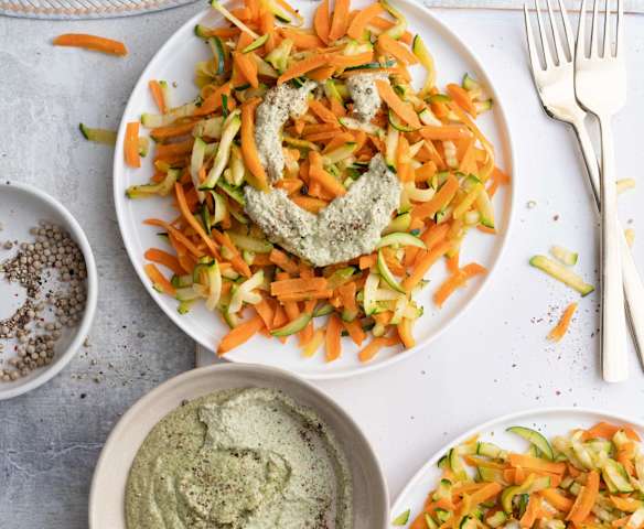 Verduras y manzana salteadas con salsa de brócoli