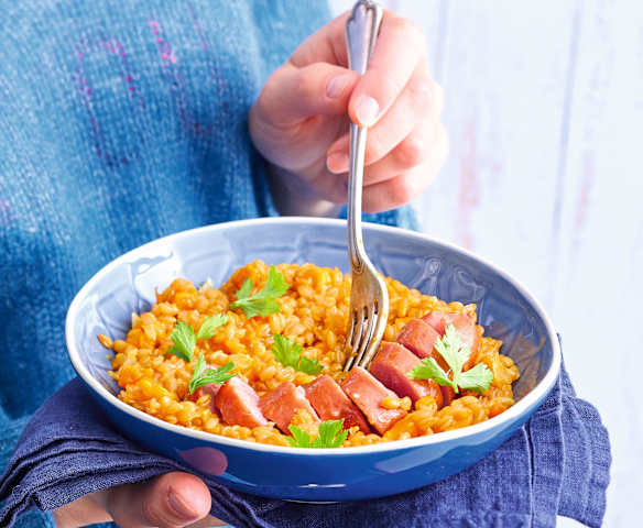 Mijoté de petit épeautre aux carottes et aux saucisses