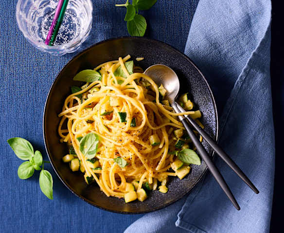 Linguine alla Carbonara mit Zucchini