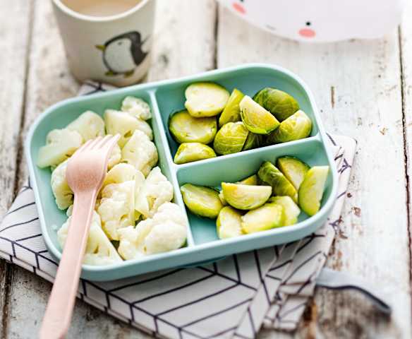 Bắp Cải Tí Hon và Bông Cải Trắng Hấp