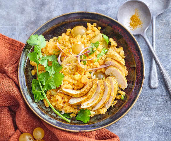 Salade de lentilles corail au poulet et aux raisins blancs