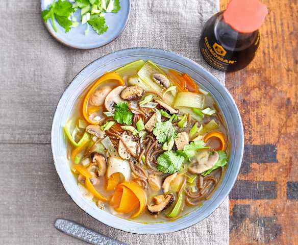 Ramen aux champignons, nouilles soba et tofu