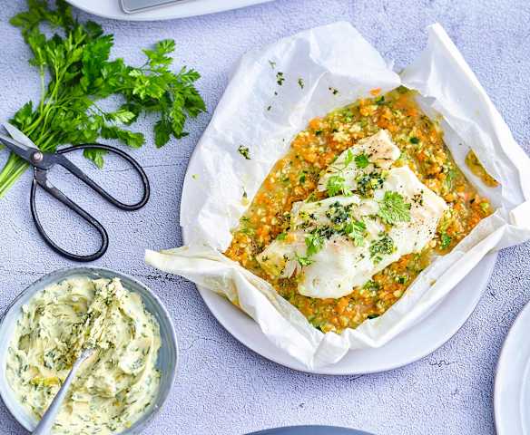 Papillotes de poisson, semoule de carottes et courgettes