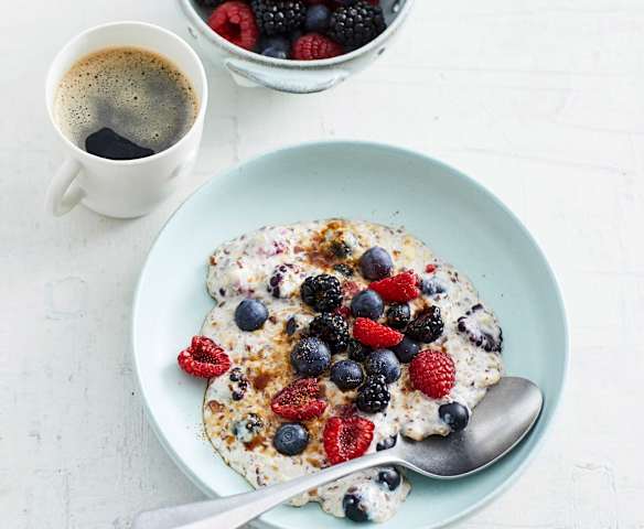 Low-Carb Porridge mit Beeren