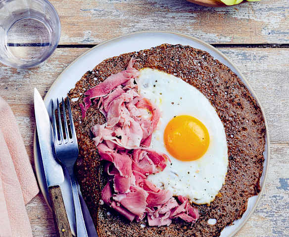 Galettes de sarrasin au jambon et à l’œuf