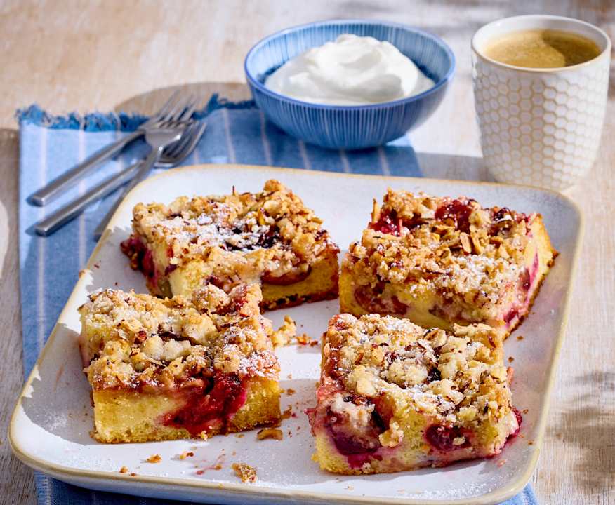 Zwetschgen-Blechkuchen mit Haselnuss-Kruste - Cookidoo® – the